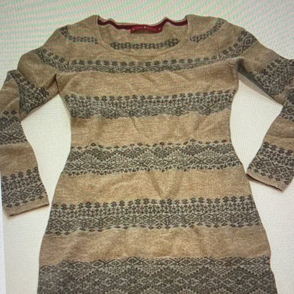 Krimson Klover Beige & Gray Patterned Long Sleeve Knit Dress